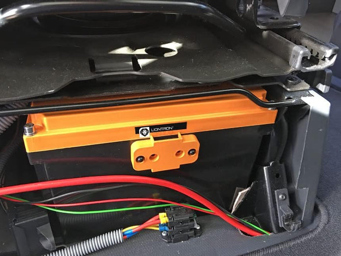 LiFePO4 12.8V 150Ah Arctic Lithium Batterie mit Bluetooth BMS – 1920Wh Untersitz Akku für Wohnmobil & Boot | LIONTRON LIDUCSM12150LX-A